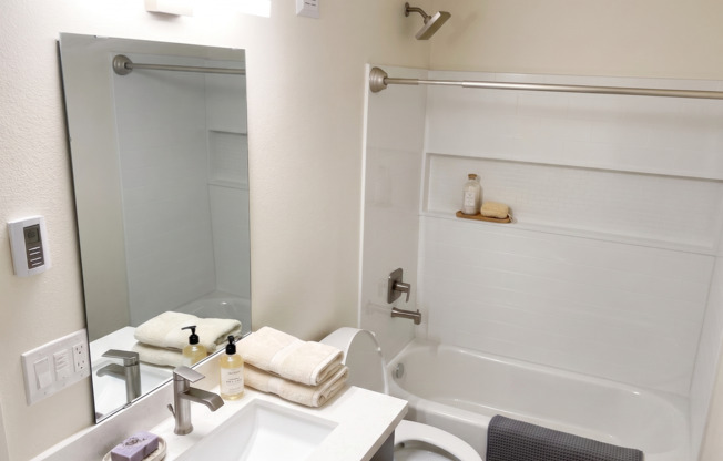 1 bed, 1 bath, 426 sqft, $1,547, Unit 2
