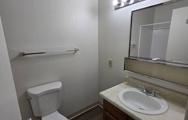 1 bed, 1 bath, 500 sqft, $1,050, Unit 46-8