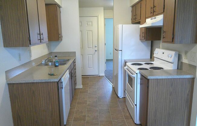 1 bed, 1 bath, 650 sqft, $1,050, Unit 65