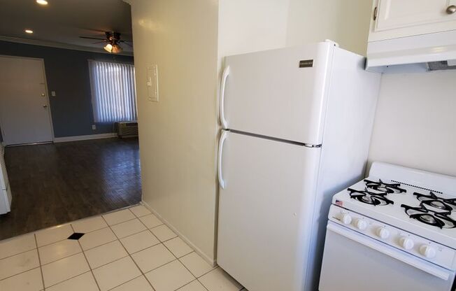 Studio, 1 bath, 360 sqft, $1,600