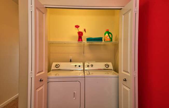 Springwater Crossing washer & dryer