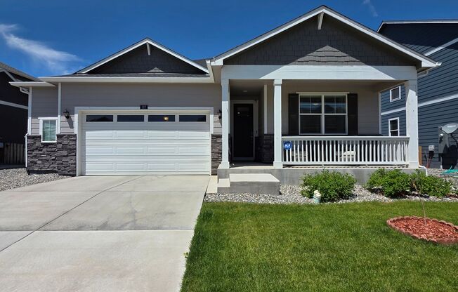 Beautiful Newer Build 3 Bedroom Home in Bennett!