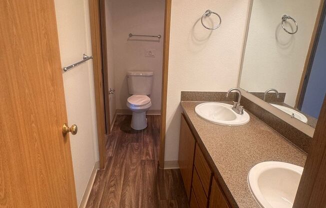 2 beds, 1 bath, 960 sqft, $2,300, Unit 402