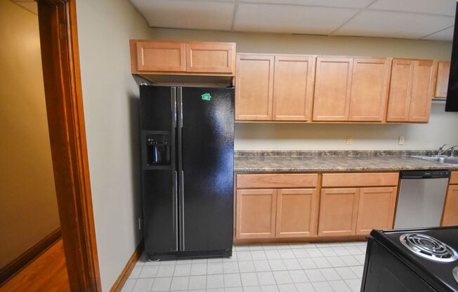 2 beds, 1 bath, $1,000, Unit CWCH106 - 1/2 - Apt 1