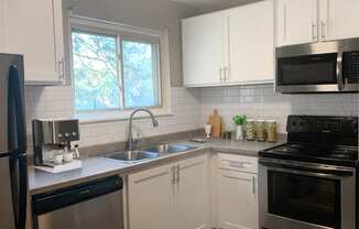 Apartments in Eagan, MNCedarvale Highlands