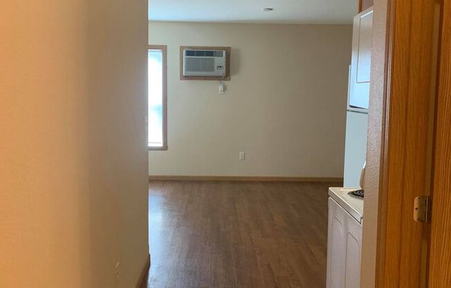 Farmhouse/Rockford Apartments