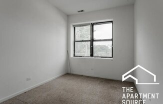 1212 W Foster Ave