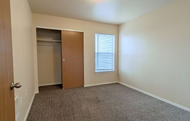 2 beds, 2 baths, 994 sqft, $1,475, Unit E101