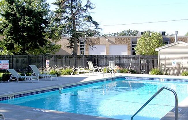 2 beds, 1 bath, 975 sqft, $1,450, Unit 2700-237