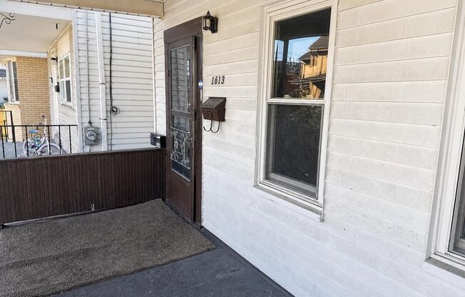 1613 Fourth Avenue (Full Service)
