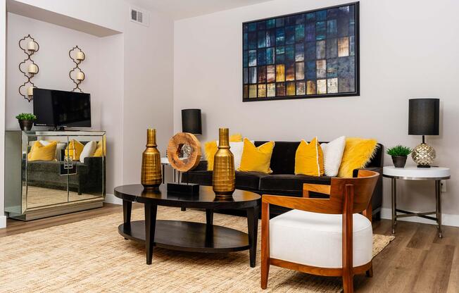 1 bed, 1 bath, 817 sqft, $1,505