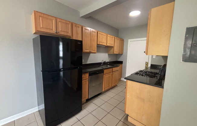4 beds, 2 baths, $1,950