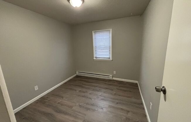 2 beds, 1 bath, 625 sqft, $825, Unit 02