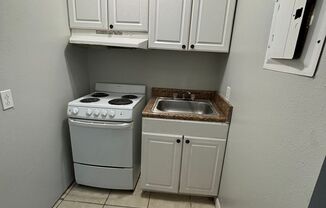 1 bed, 1 bath, 550 sqft, $1,100, Unit Unit 9