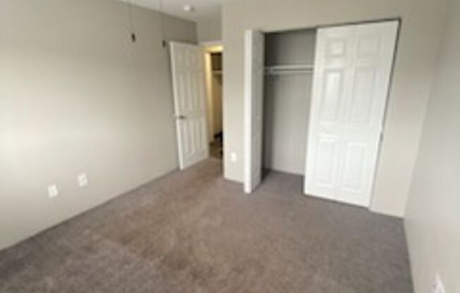 2 beds, 2 baths, 856 sqft, $920, Unit 2726-1210