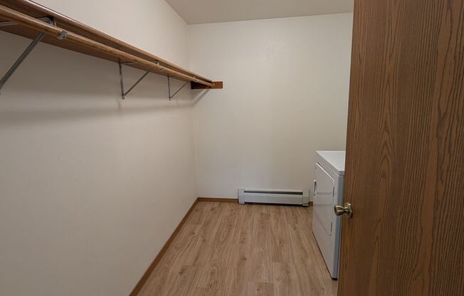 2 beds, 1 bath, 1,100 sqft, $1,359, Unit 1053 5301