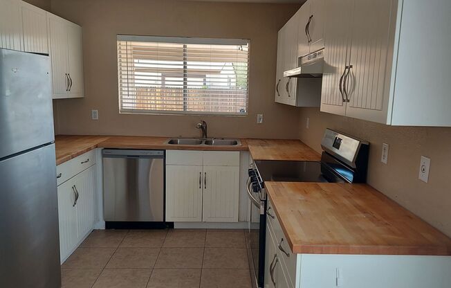 GREAT CHANDLER LOCATION!