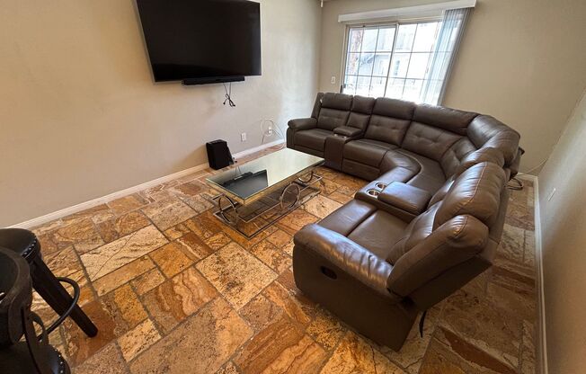 1 bed, 1 bath, $995, Unit # #T 3