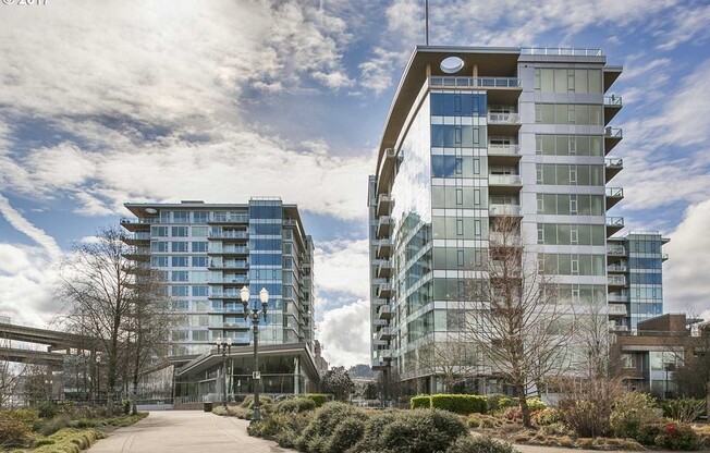 Live and play in your luxury 1 Bed, 1 Bath home at The Strand Condominium High-rise. Views of the Willamette River!