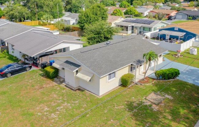 Beautiful 2/2 ~1000Sq. Ft. with NEW floors, recently updated Kitchen with GRANITE!!