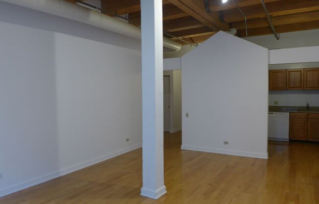 1 bed, 1 bath, 825 sqft, $1,950, Unit 503