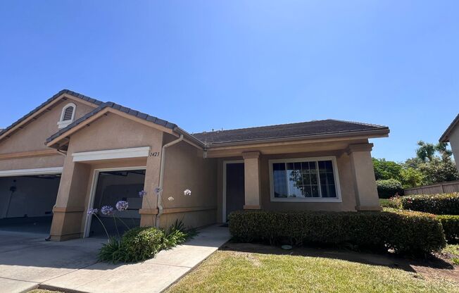 Beautiful home in gated community! Spacious layout, ample size rooms, WD hookups 3 car garage and more!