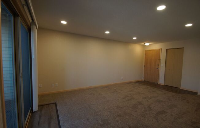 2 beds, 1.5 baths, $1,798, Unit 205