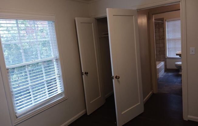 1 bed, 1 bath, 686 sqft, $1,525, Unit 38
