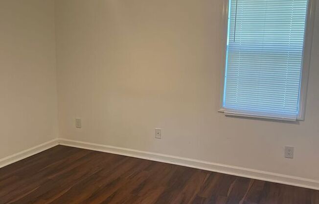 505 OAKWOOD MNR DR