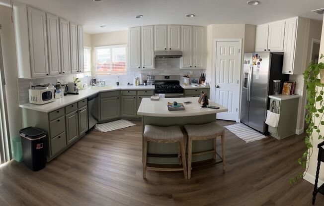 Natomas Park, spacious 3 bedroom with large back yard!