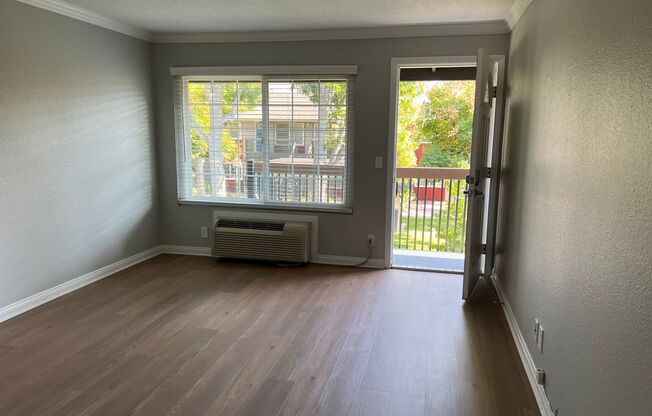 2 beds, 1 bath, 850 sqft, $2,745, Unit H-2
