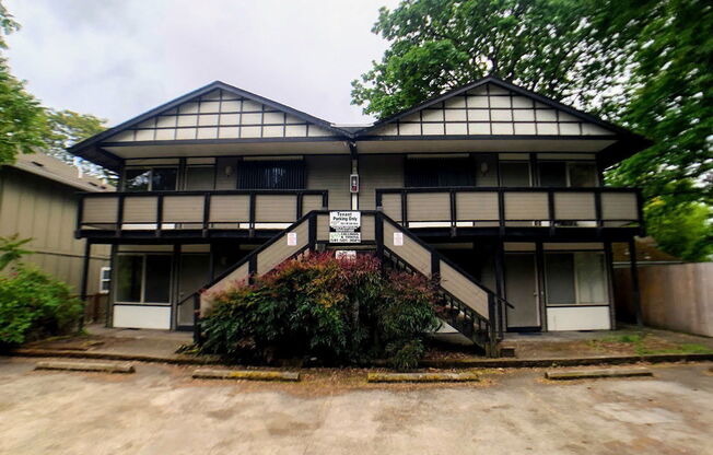 851 W 5th Ave