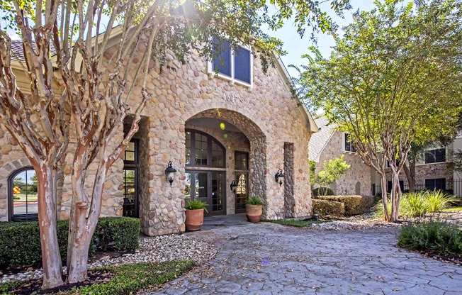 Alister Sunset Valley provides convenient access to Brodie Lane, TX-1 Loop, and Barton Creek Greenbelt.