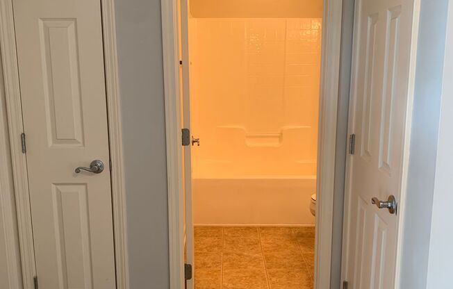 RENT SPECIAL - 2 Bedroom 2 Bath Townhouse Available in Windsor Park - Leland