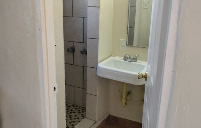 Welcome to Adobe Manor in Albuquerque, NM!