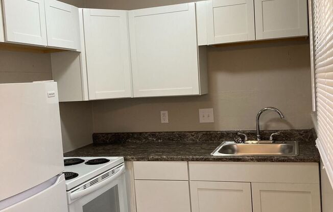 2 beds, 1 bath, 800 sqft, $1,195, Unit 415