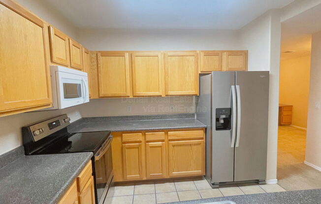 3 beds, 2 baths, 1,286 sqft, $1,695, Unit Apt 2120