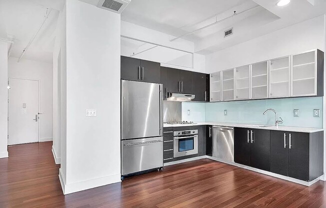 1 bed, 1 bath, $5,700, Unit 4K
