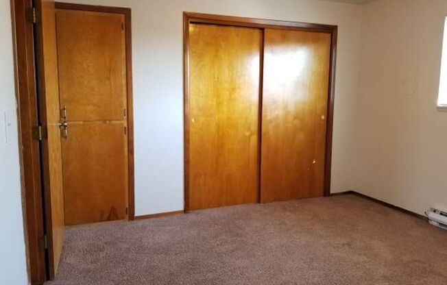 1 bed, 1 bath, 615 sqft, $1,200, Unit 19