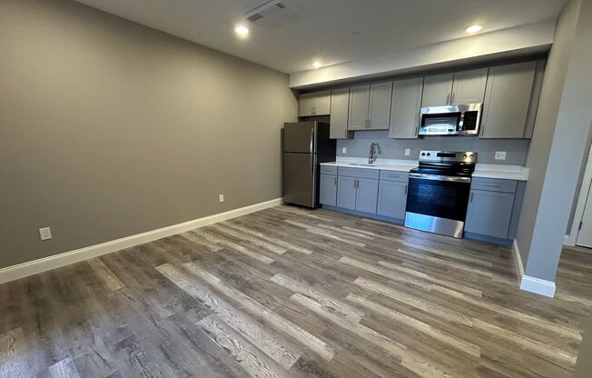 2 beds, 1 bath, 655 sqft, $2,950, Unit 502