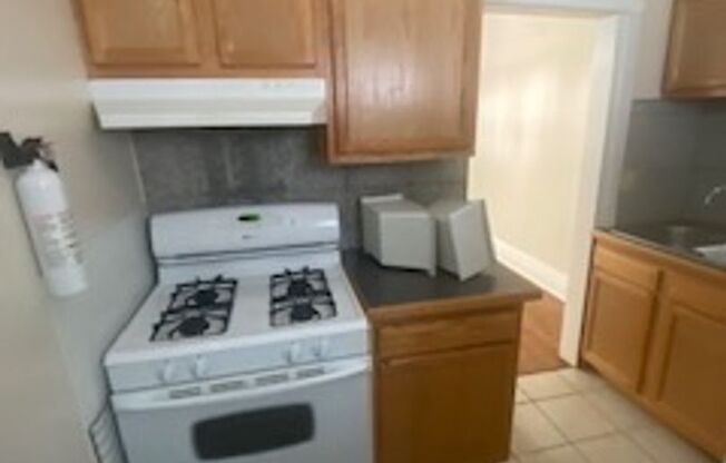 4 beds, 1.5 baths, $1,495, Unit 1717