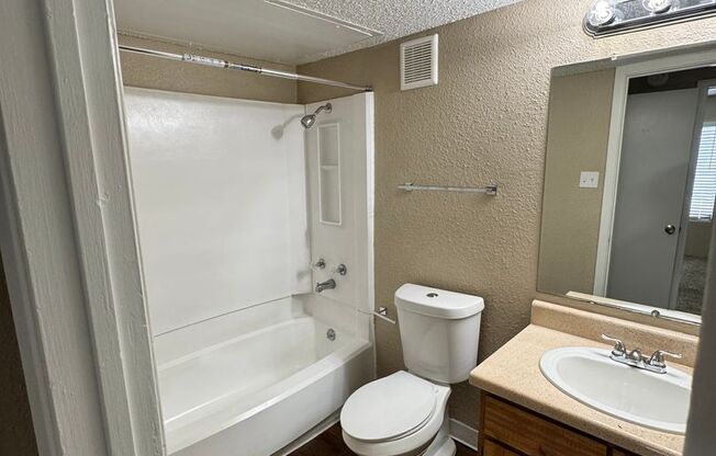 2 beds, 2 baths, 900 sqft, $1,025, Unit 506