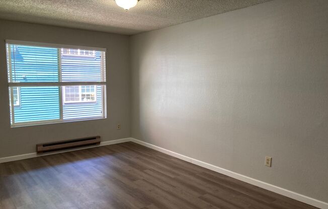 2 beds, 1 bath, 687 sqft, $2,095, Unit A404