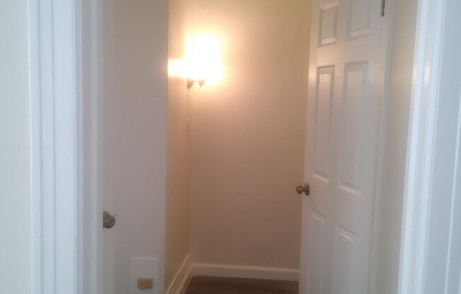 Studio, 1 bath, 500 sqft, $1,395, Unit 207