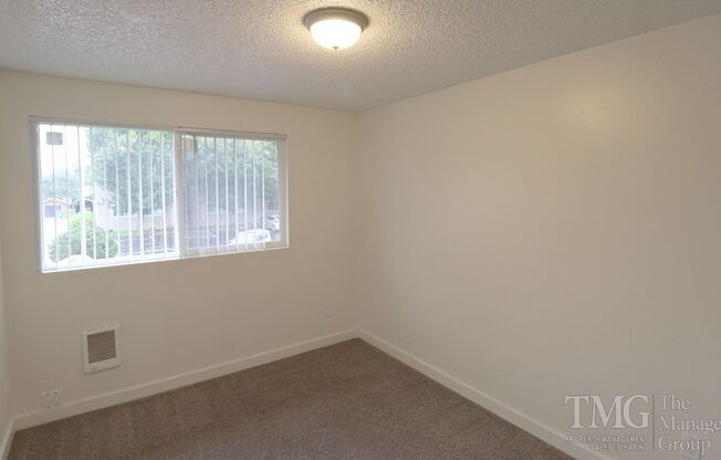 2 beds, 1 bath, 800 sqft, $1,325