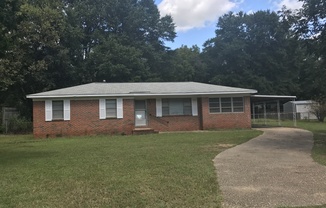 Cute 3 Bedroom in Millbrook!