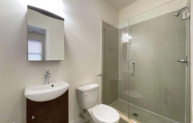 3 beds, 3 baths, 823 sqft, $1,895, Unit Unit 24