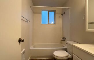 Twin Court - Ballard - Renovated Unit