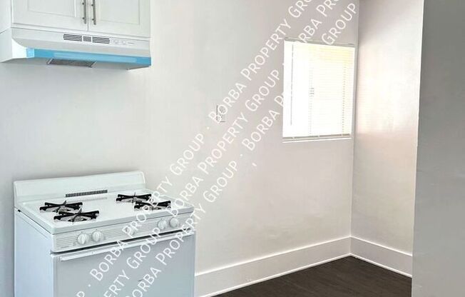 717 E 8 ST