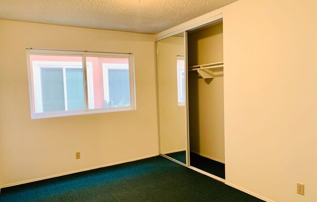 LOCATED IN THE HEART OF MISSION BEACH RIGHT BETWEEN THE BEACH AND MISSION BAY! - 2BR/1BA WITH PARKING! ONLY $2,595/MO